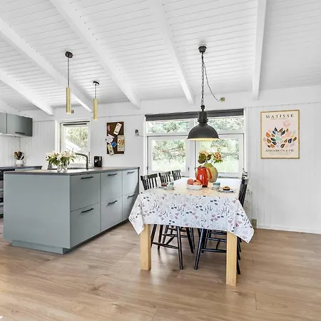 Holiday home Gorgeous In With Kitchen *