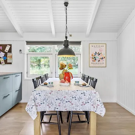 Gorgeous In With Kitchen